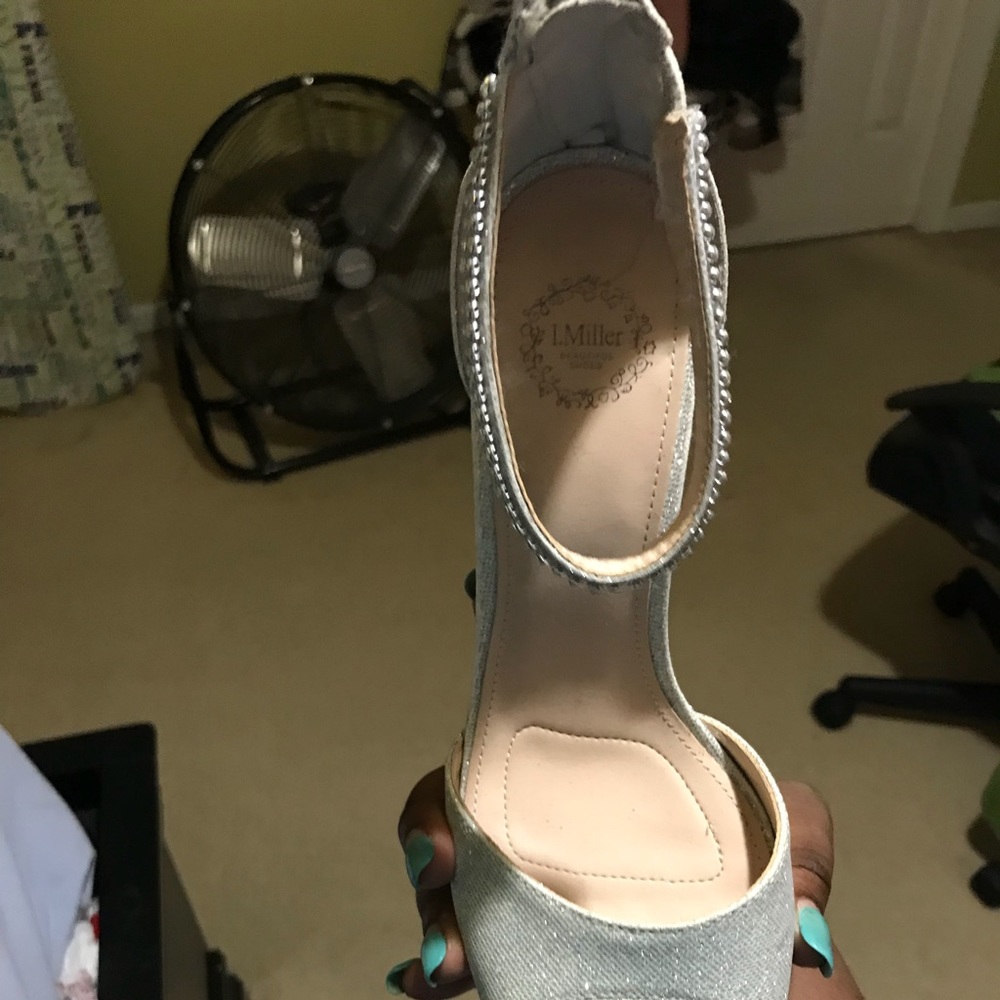 Shoes - Picture 3 of 3